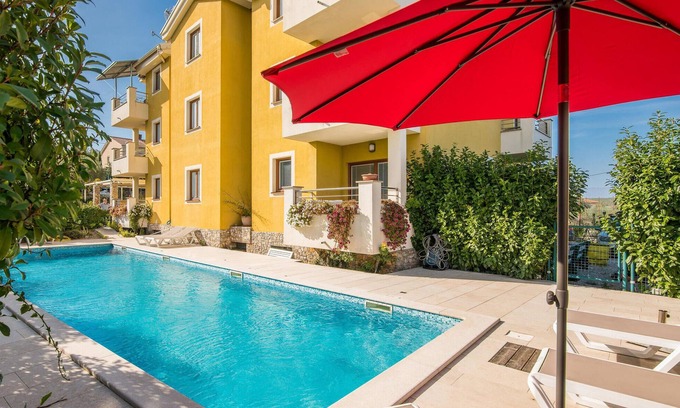 Salatic Apartment | 2 bedroom lovely apartment in Salatici