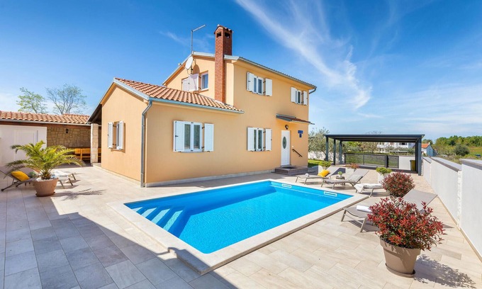 Musalez House | 2 bedroom lovely home in Musalez