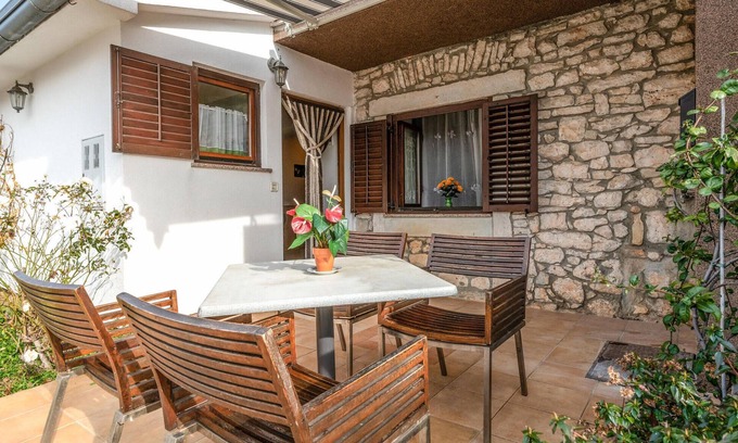 Mutvoran House | 2 bedroom lovely home in Cokuni