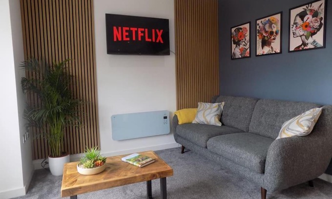 Lincoln Apartment | 2 Bedroom Luxury City Centre Apt