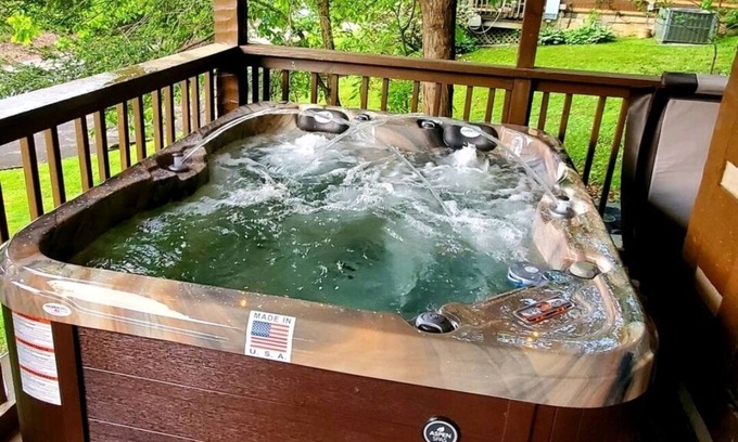 Sevierville Cabin | 2 Bedroom Near Pigeon Forge
