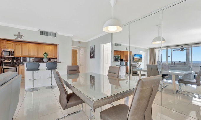 Bermuda Riviera Apartment | 2 Bedroom Ocean Front