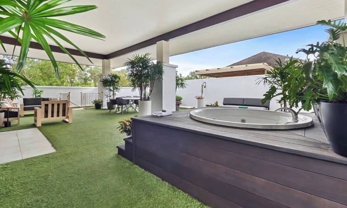 Palm Cove Apartment | 2 Bedroom Rooftop Apartment in Palm Cove