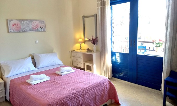 Platanias Town House | 2-Bedroom traditional house in Platanias, w private garden, only 100m to beach!