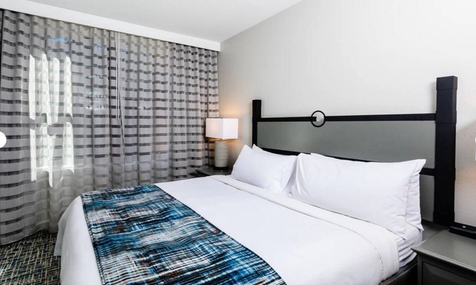 Lakeside Park Resort | 2-bedroom Villa with WiFi, fitness room, pool in S. Lake Tahoe's Timber Lodge