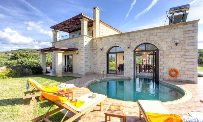 Platanias Town Villa | 2-bedroom Villa Artemis with Private Pool, 800m from the Sandy Beach