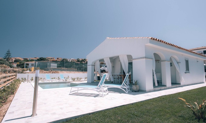 Tanaunella Villa | 2 Bedroom Villa in Tanaunella