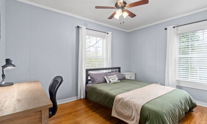 Clarksville House | 2 Bedroom with Office Space Close to Downtown