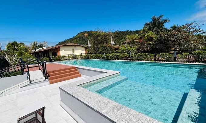 Sao Sebastiao Apartment | 2 bedrooms, 1 suite, 2 bathrooms, 100 m from the best location in Praia da Baleia.