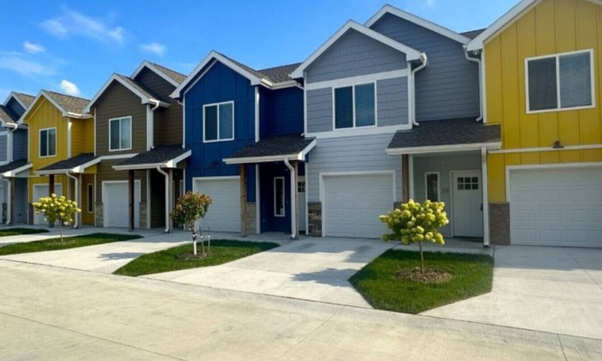 Council Bluffs House | 2 Beds + Gym Access | Black Squirrel Flats