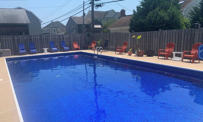 Avon by the Sea House | 2 blocks from the beach! 4-bedroom house in delightful Avon-by-the-Sea
