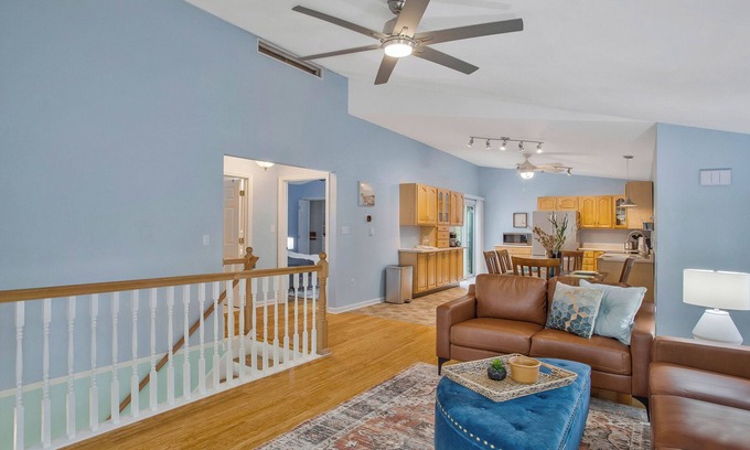 Prince Frederick House | 2 blocks from Bay! Private beach! Boat launch! Kayak! Hike! Fossil Hunt!
