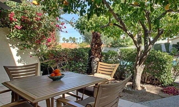 Palm Desert House | 2 BR 2 BA Townhome Walking Distance to El Paseo