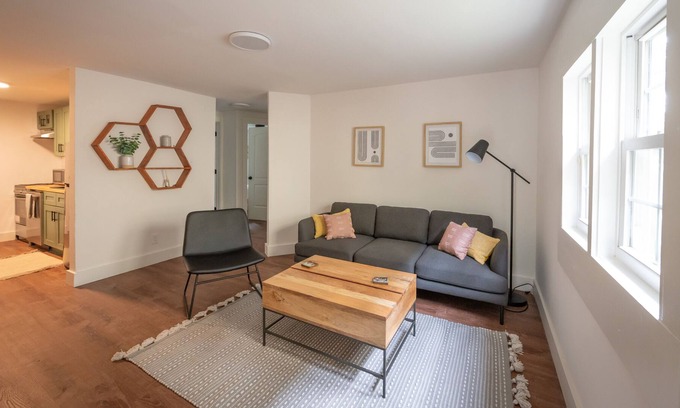 Reynoldstown House | 2 BR duplex - Walk to BeltLine, restaurants & bars