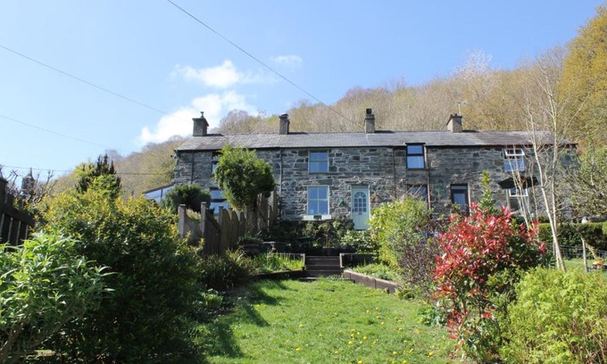 Prenteg House | 2 Bryn Eglwys