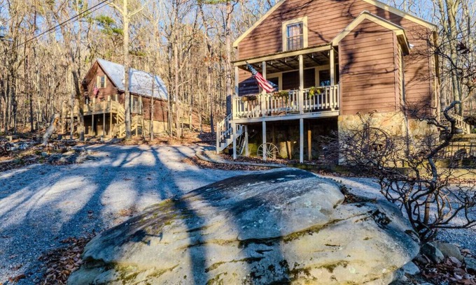 Mentone House | 2 Cabins on 3 Acres - Hot Tub, Horse Shoes