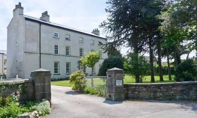 Cark Apartment | 2 CARK HOUSE, luxury holiday cottage in Cark In Cartmel