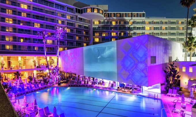 Beverly Hills Hotel | 2 Connecting Suites at a 4.5⭐️ Hotel