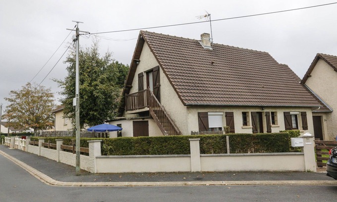 Courseulles-sur-Mer Apartment | 2* COURSEULLES/MER Apart BALCONY COURTYARD BBQ GARDEN SALON WIFI GARDEN VIEW.