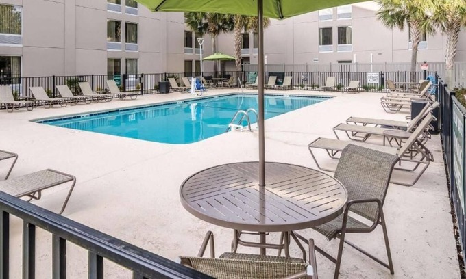 Myrtle Beach Hotel | 2 Double Beds Deluxe Rm at La Quinta Inn by Wyndham Myrtle Beach- N Kings Hwy