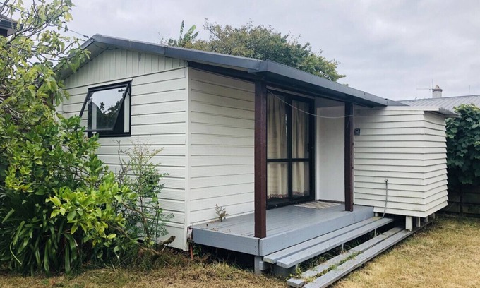 Epsom House | 2 double beds including 1 double sofa bed Garden Chalet, 7 Rangiatea Road, Epsom, Auckland