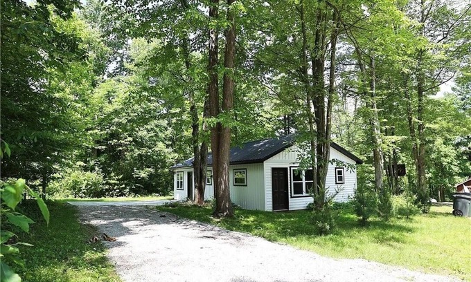 Carrollton Cottage | 2 fireplaces, fire pit @Leesville Lake 2 Private Bdrms NO Stairs 25% 3rd night