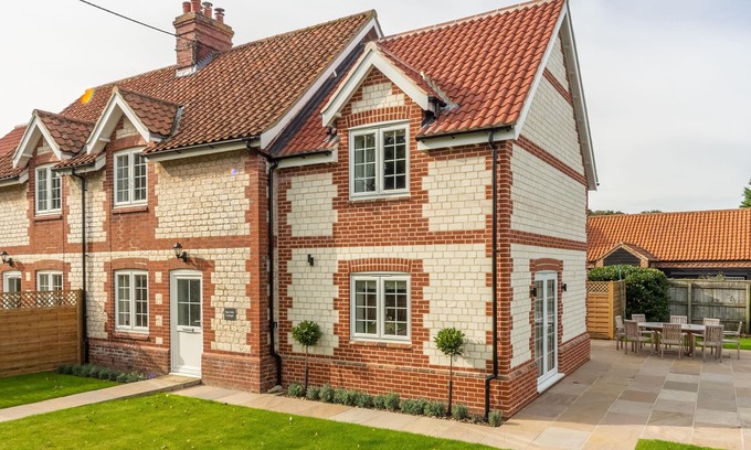 Thornham Apartment | 2 Hall Lane Cottages, Thornham, Norfolk