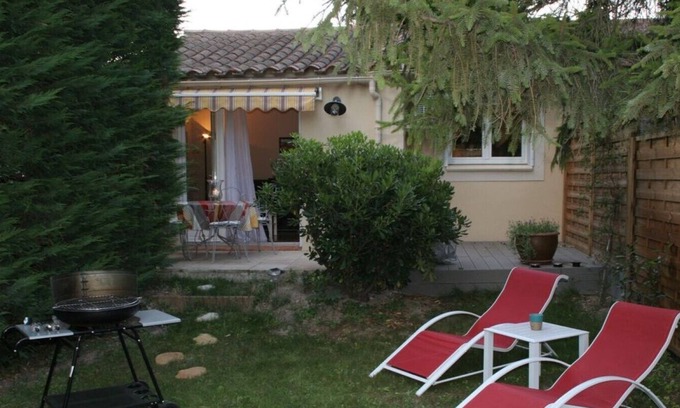 Saint-Saturnin-les-Avignon Cottage | 2 independent apartments on the ground floor