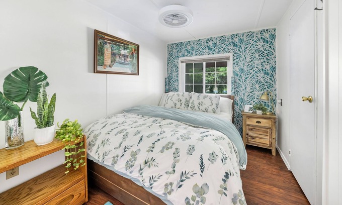 Highland Lake Apartment | 2 Lake Cabins Pool Hottub Game Room 23acs