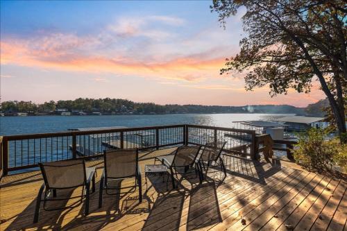 Gravois Mills House | 2 Lakefront Homes: Wide Decks, Great View, Kayaks