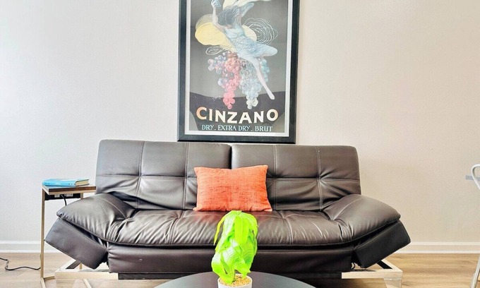 Reno House | 2 Masters, 3 TVs, Sleeps 7/H8