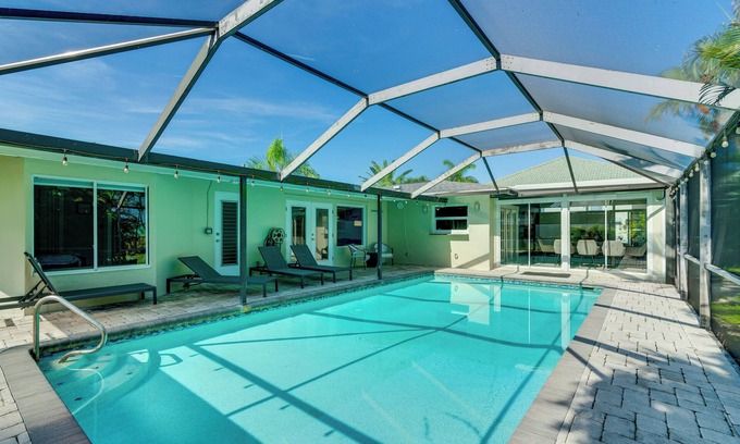 Yacht Club House | 2 Mi to Beach: Canal-Front Retreat in Cape Coral!
