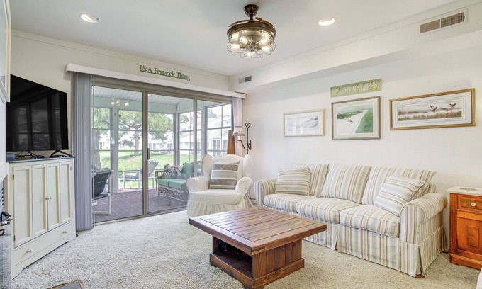 Selbyville Condo | 2 Mi to Beach: Gem w/Enclosed Patio in Selbyville