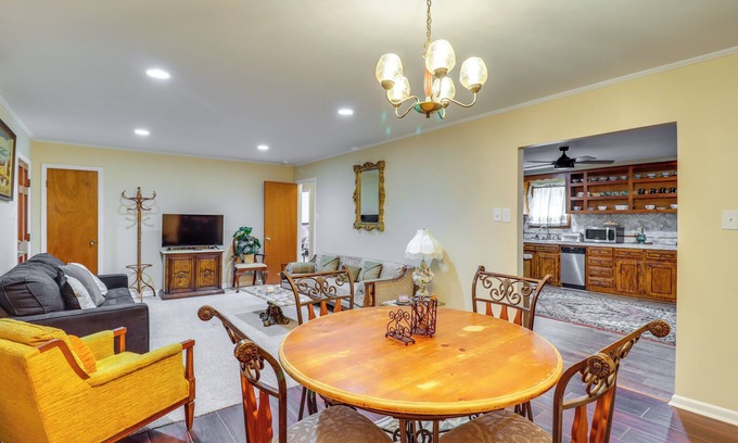 Natchez House | 2 Mi to Dtwn Natchez: Cozy Home w/Yard & Patio!