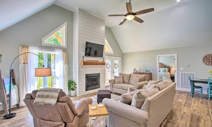 Pickwick Dam House | 2 Mi to Golf Course and Fire Pit Cozy Counce Cabin!
