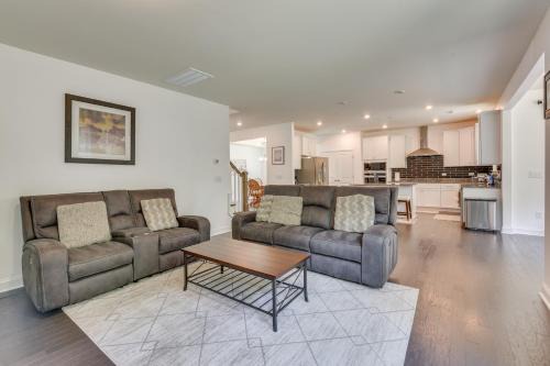 South Belmont House | 2 Mi to Historic Dtwn Belmont Family Gem with Patio