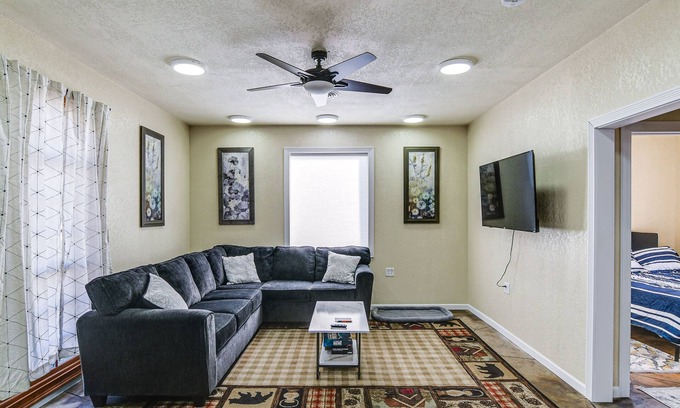 Newton Apartment | 2 Mi to Main St: Newton Guest House