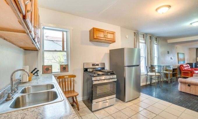 Back of the Yards House | 2 Mi to Red Line: Chicago Home Near Sherman Park