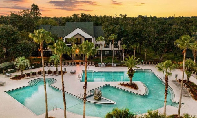 Bearss Plaza Apartment | 2 MI to USF + Long Term Stays allowed + Gym + Pool