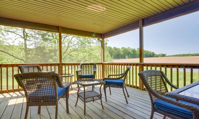 Stewartstown Cottage | 2 Mi to Wineries: Calm Cottage on 90 Acres w/Barn