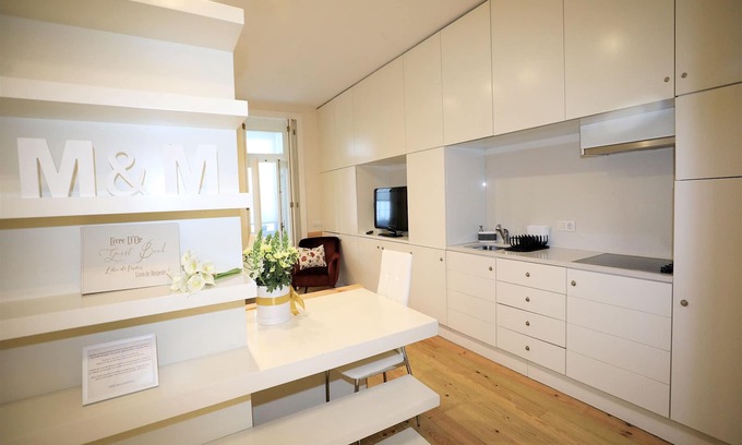 Bonfim Apartment | 2 minutes from the city center. Equipped apartment with Wifi, AirC and balcony