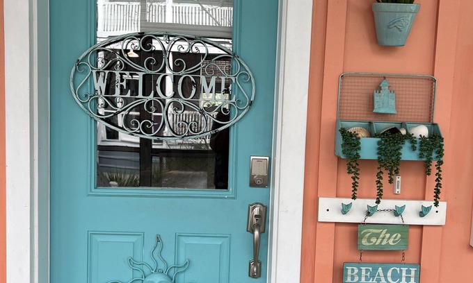 Port St. Joe Cottage | 2-night min for scallop season! Steps to the pool and short drive to the beach!