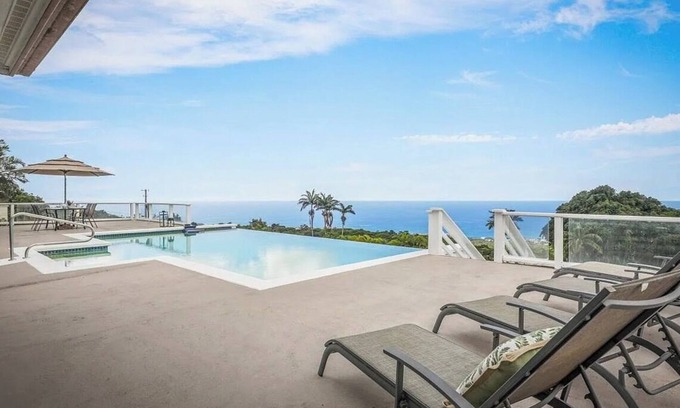 Holualoa House | 2 Oceanview Luxury Suites+ pool and Jacuzzi
