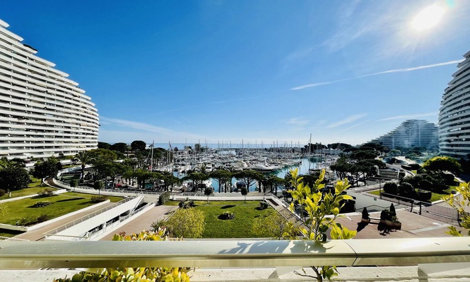 Villeneuve Loubet Beach Apartment | 2 Pièces Neuf 4ème Étage Marina Baie des Anges
