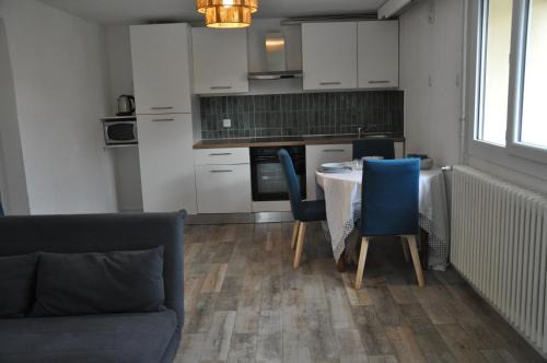 Peloux-Mail Apartment | 2 pièces rénové en rez-de-chaussée proche de la gare