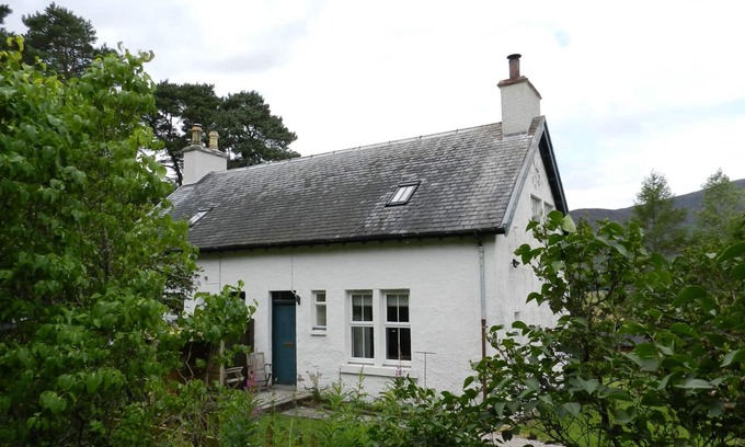 Alvie Cottage | 2 Railway Cottages, Dalraddy near Aviemore