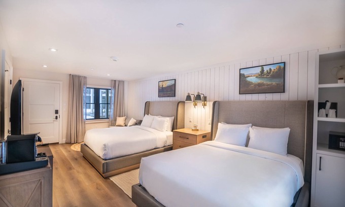 Midway Hotel | 2 Relaxing Suite w/Pool, Sports Activities & Hot Spring - Perfect for Family!