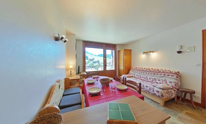 Le Chinaillon Apartment | 2-room apt with balcony in Chinaillon center, near slopes, parking and ski locker