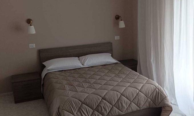 Isola Sacra Apartment | 2 ROOM SUITE SLEEPS 6