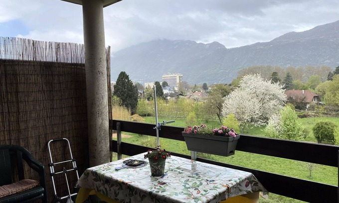 Aix-les-Bains Apartment | 2 rooms - 2 in Aix Les Bains 62 - 2 Rooms for 2 People